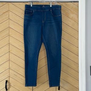 Levi’s Pull On Jeans